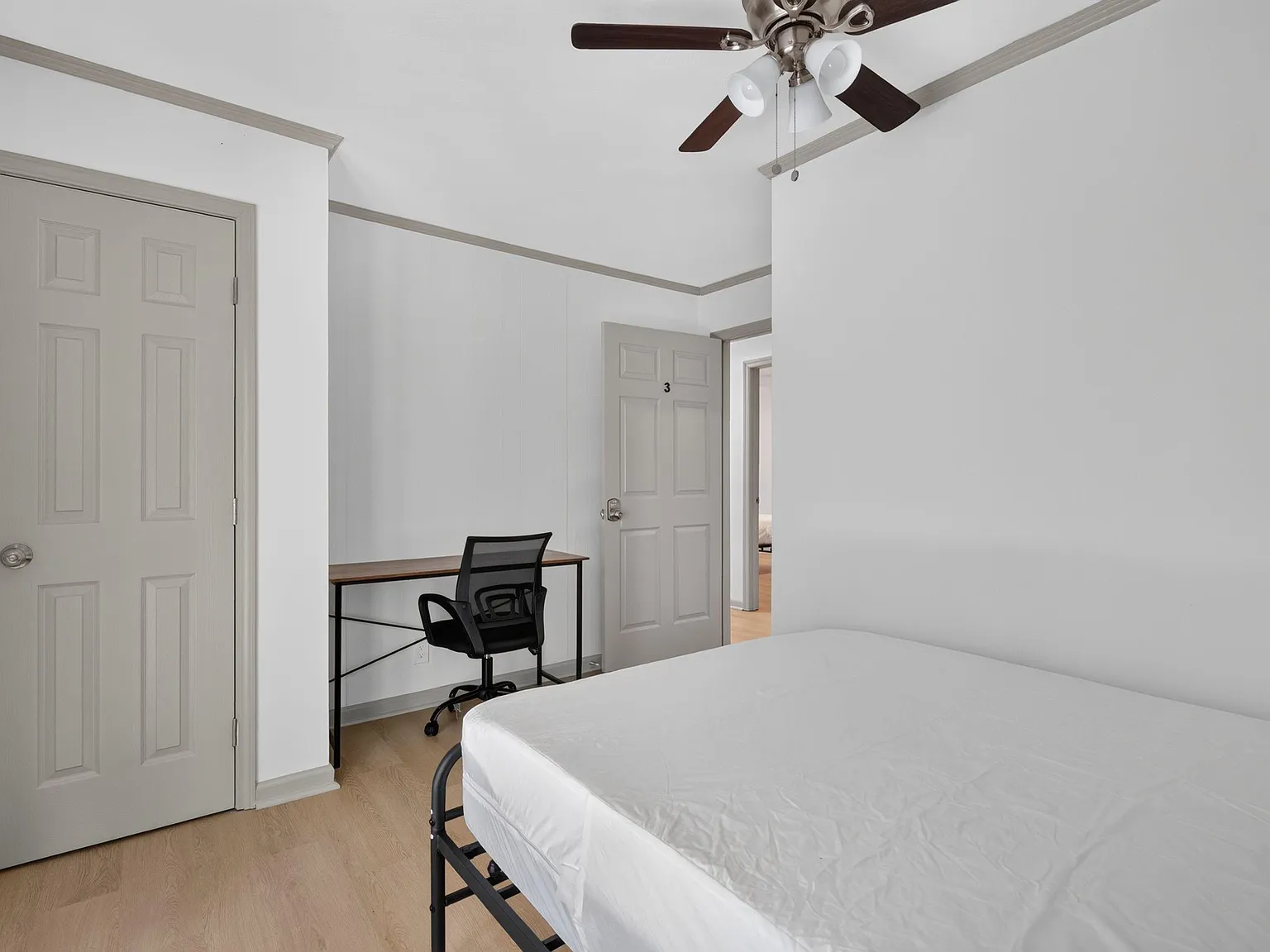 4 bed, 2.5 bath, 1672 sqft, $680 — Photo 2