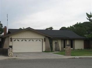 454 Ruma Rancho Ct, Porterville, CA 93257