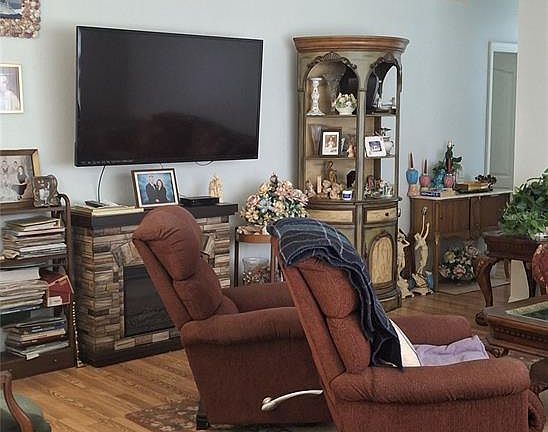 5th image of 876 Bryson Loop