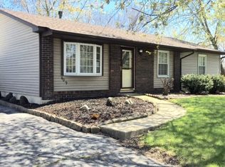 609 Oxford Rd, Valparaiso, IN 46385