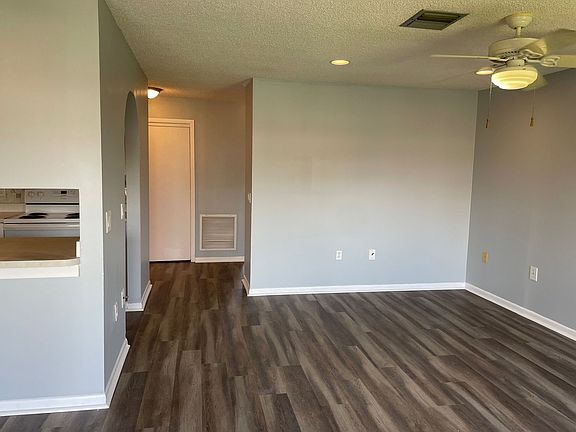 2nd image of 204 San Juan Cir