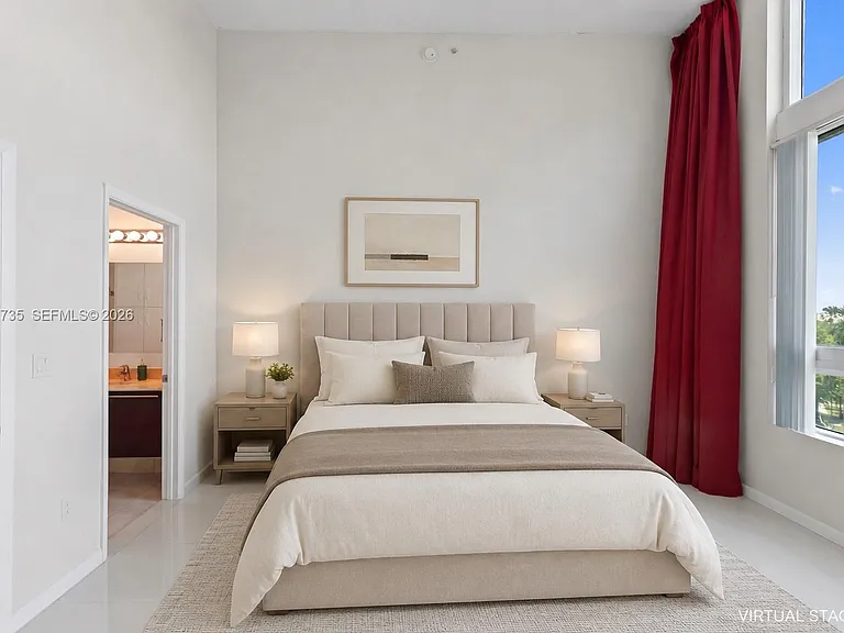 1900 N Bayshore Dr #715 — Photo 5