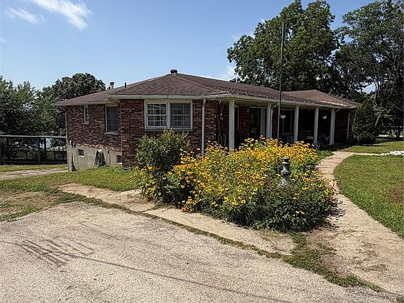 2nd image of 121 County Road 343