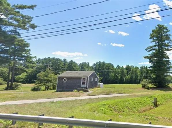 7 Lakeview St, Carver, MA 02330