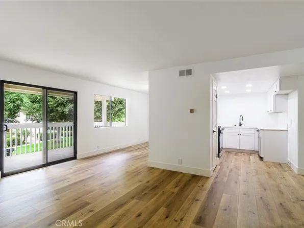 19132 Shoreline Ln Unit 8, Huntington Beach, CA 92648