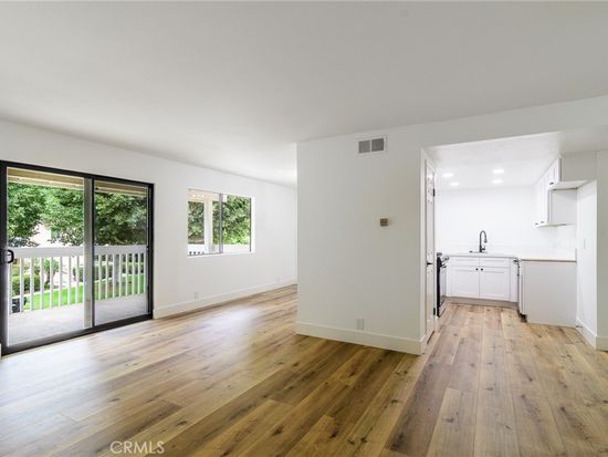 19132 Shoreline Ln Unit 8, Huntington Beach, CA 92648