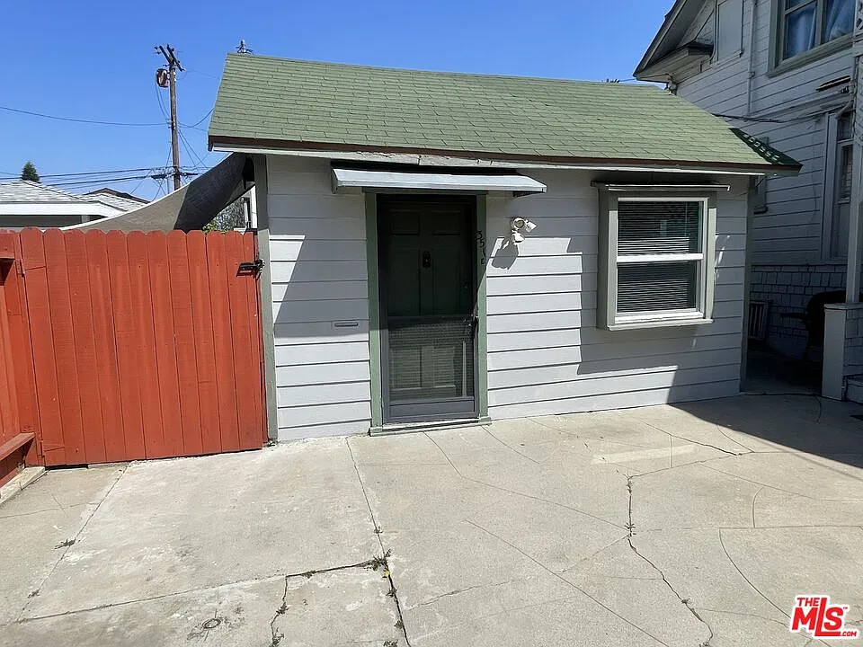 Building Photo - 351 Temple Ave #E