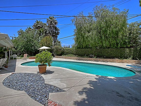 4th image of 85 Marimar St