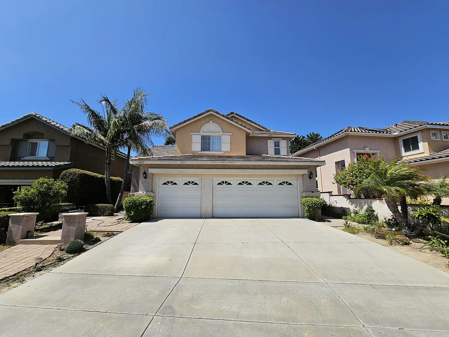 4 bed, 2451 sqft, $6,600 — Photo 1