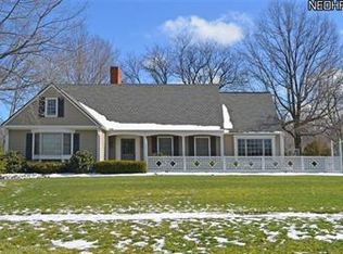 1525 Prince Charles Ave, Westlake, OH 44145