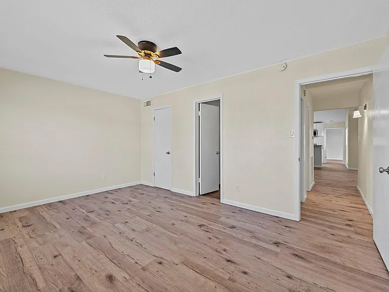 6005 Dooley Dr — Photo 16