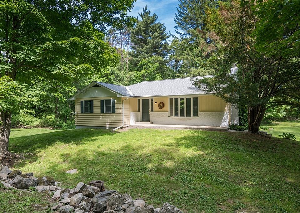 1st image of 9 Long Hill Rd