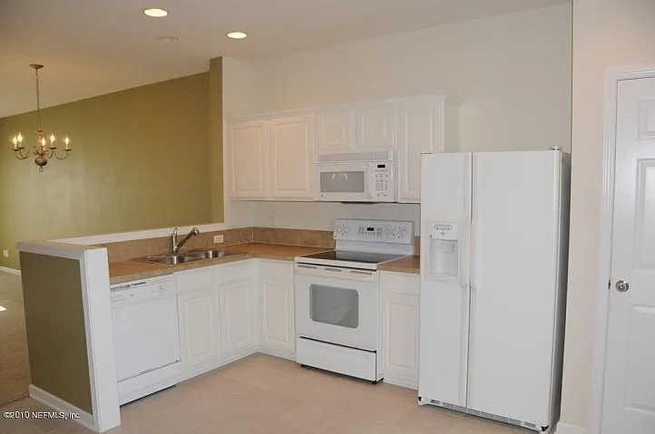 2 bed, 2.5 bath, 1152 sqft, $1,575 — Photo 3