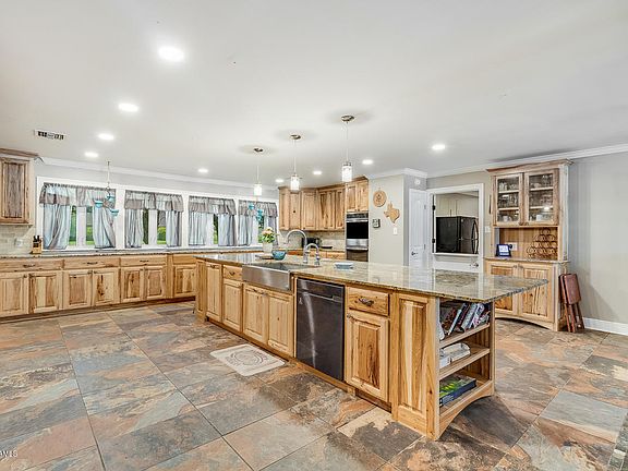 3rd image of 13922 Campisi Dr