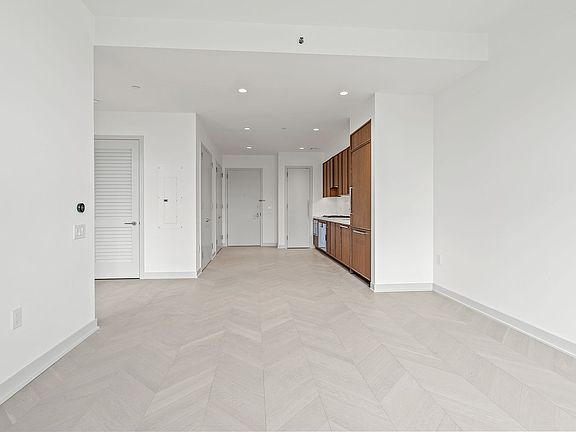 3rd image of 85 Jay St Front 5H