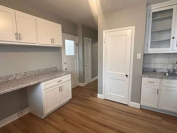 2nd image of 5042-5044 Pernod Ave #5042-1F