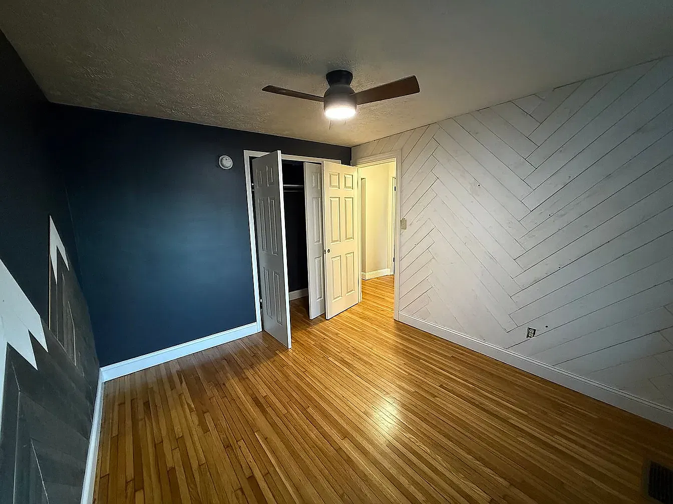2 bed, $1,100 — Photo 4