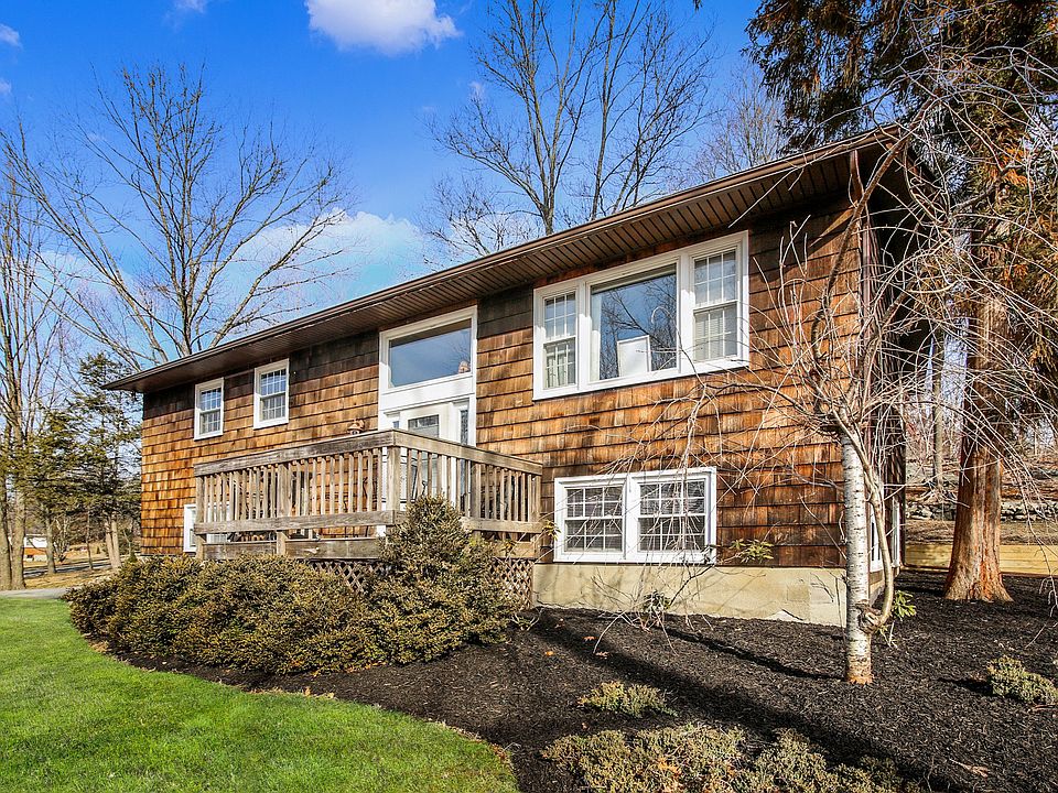 12 Meadow Ln Brewster, NY ( 07 of 28).jpg