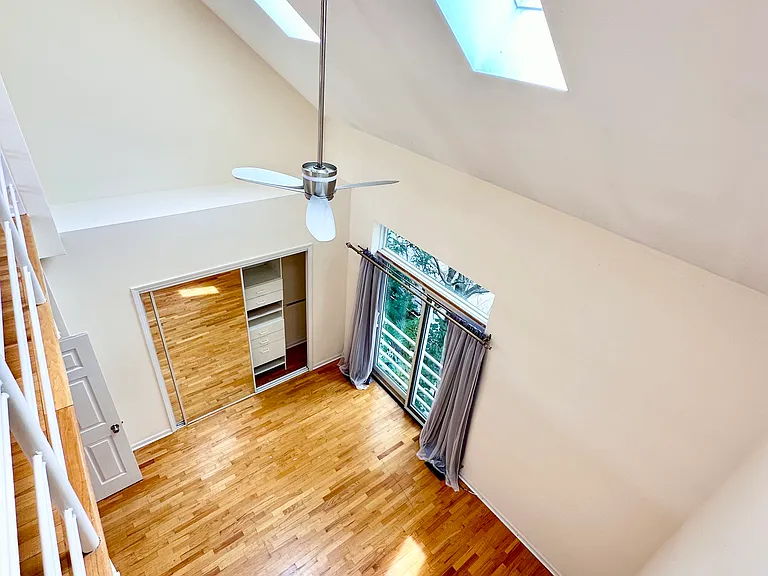 650 N Armour St — Photo 22