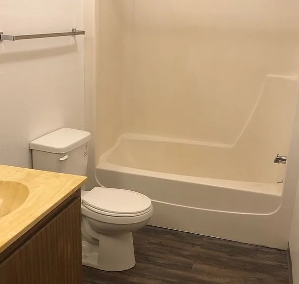 735 NE Maple St — Photo 12