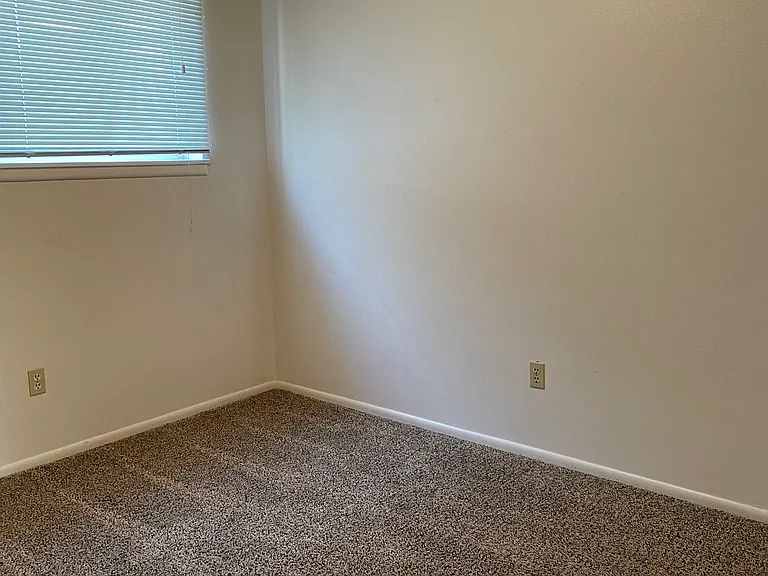 1041 Ponderosa Way #C — Photo 4