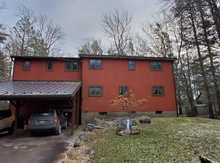 2187 N Estates Dr, Pocono Summit, PA 18346