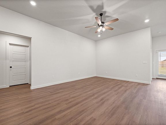5th image of 3021 137th St