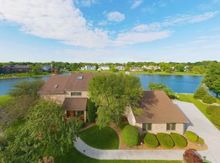 2213 Edgewater Pl, Champaign, IL 61822
