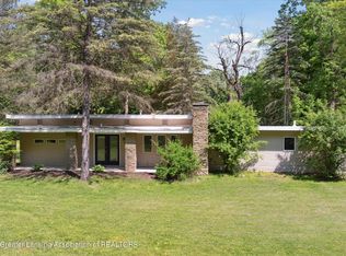 10 E Sherwood Rd, Williamston, MI 48895