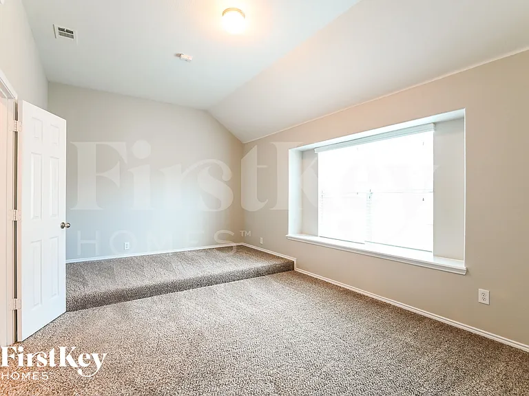 824 Trailwood Dr — Photo 13