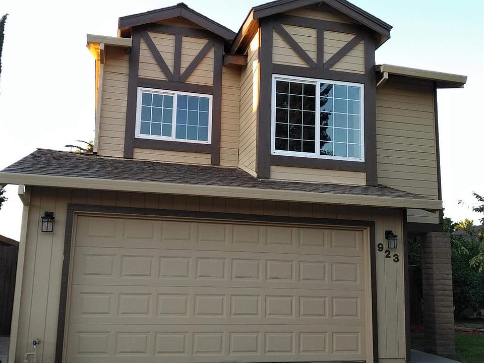 1st image of 923 Rancho Roble Way