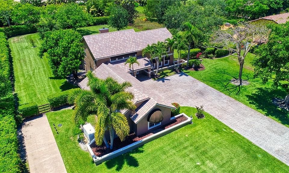 1st image of 6313 NW 75th Way