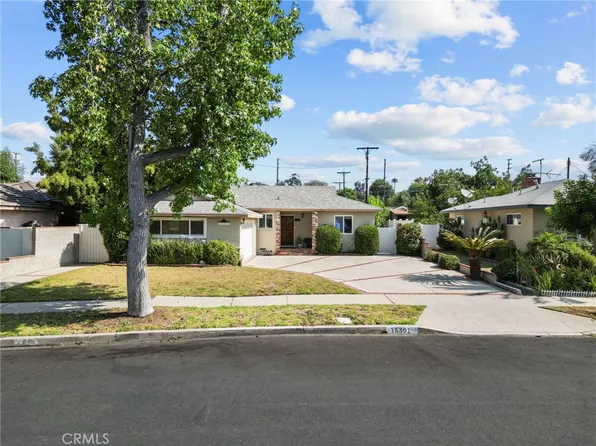 15301 Kingsbury St, Mission Hills, CA 91345