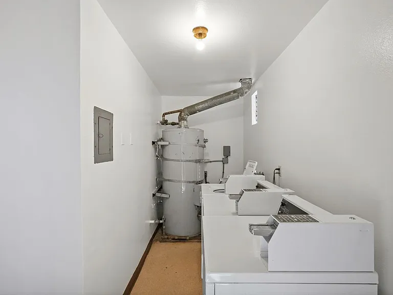 12603 Oxnard St — Photo 14