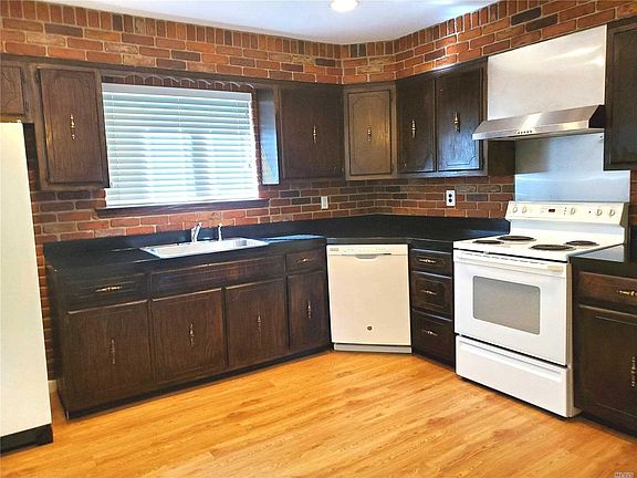 4th image of 5 Wakeman Ct