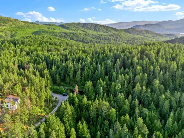 818 Delaney Dr, Sagle, ID 83860