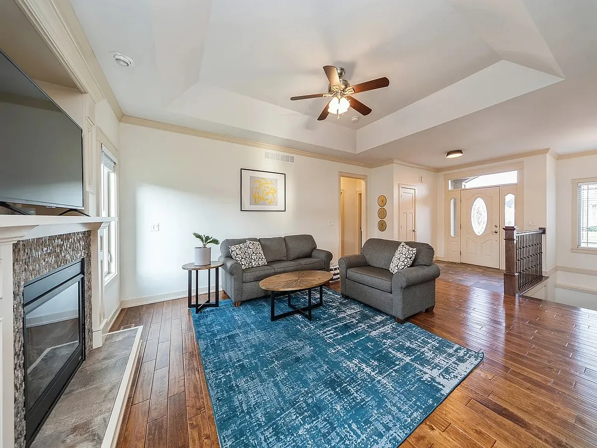Building Photo - 16035 Northpark Dr