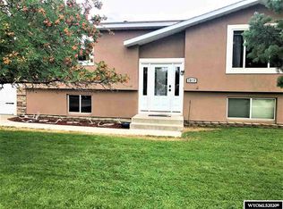 1570 S Riverbend Dr, Green River, WY 82935
