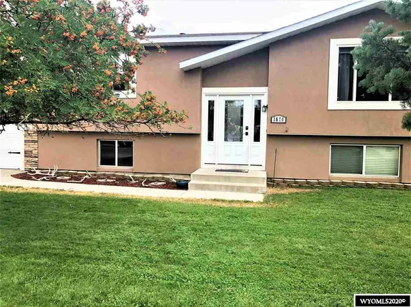 1570 S Riverbend Dr, Green River, WY 82935
