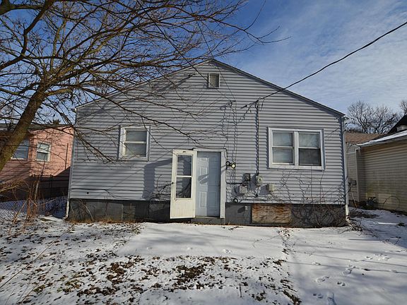 3rd image of 2639 Hiawatha St