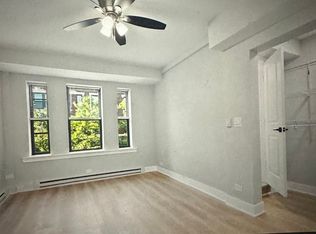 1634 W Howard St APT 205, Chicago, IL 60626