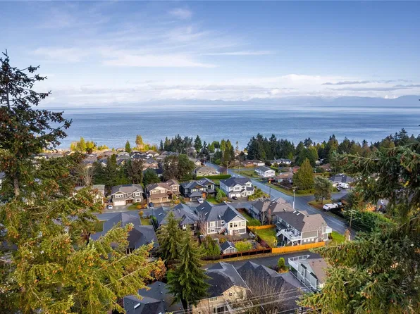 5611 Hammond Bay Rd, Nanaimo, BC V9T 6S2
