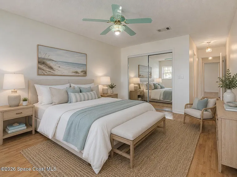 302 Emerald Pl E — Photo 15
