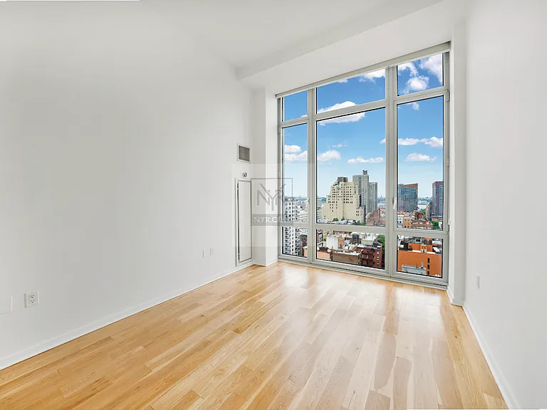 310 W 52nd St #D16 — Photo 1