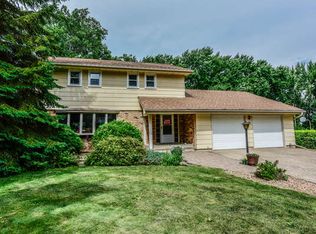 1304 Fairview Ln, Farmington, MN 55024