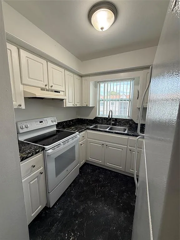 3 bed, 2.0 bath, 1226 sqft, $1,400 — Photo 4