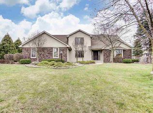 9335 Stagecoach Dr, Fort Wayne, IN 46804