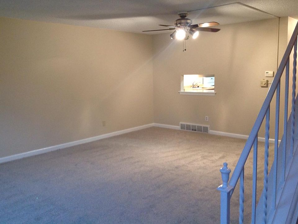 1st image of 17 Stoneledge Ct