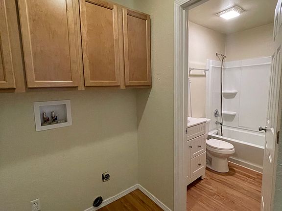 3rd image of 123 Turner Ct #4
