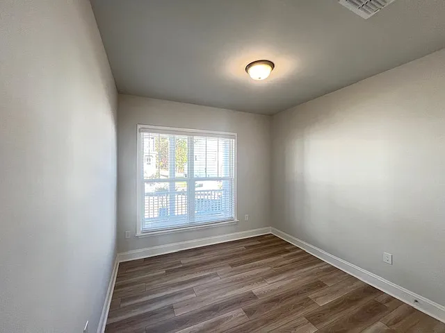 106 Highpointe Dr — Photo 8